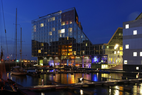 The Aitana Hotel in Amsterdam has aluminum facade from Rollecate B.V. with extrusions provided by Schüco, 