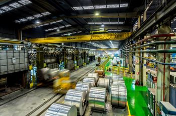 In its finishing plant, Baux-Bancolor coats and cuts the aluminum into high quality coils of different sizes.
