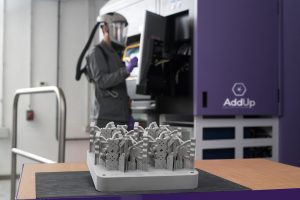 A research team is working to develop innovative additively manufactured components from aluminum powders. (Photo: P. Urvoy.)