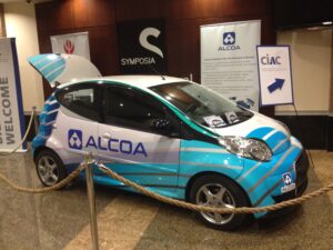 The Phinergy and Alcoa demonstrator car utilizing an aluminum air extender battery debuted at the Canadian International Aluminium Conference (CIAC) in 2014. 