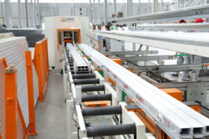 Figure 2. The automated aluminum packing system ensures that profiles are properly protected during shipment.