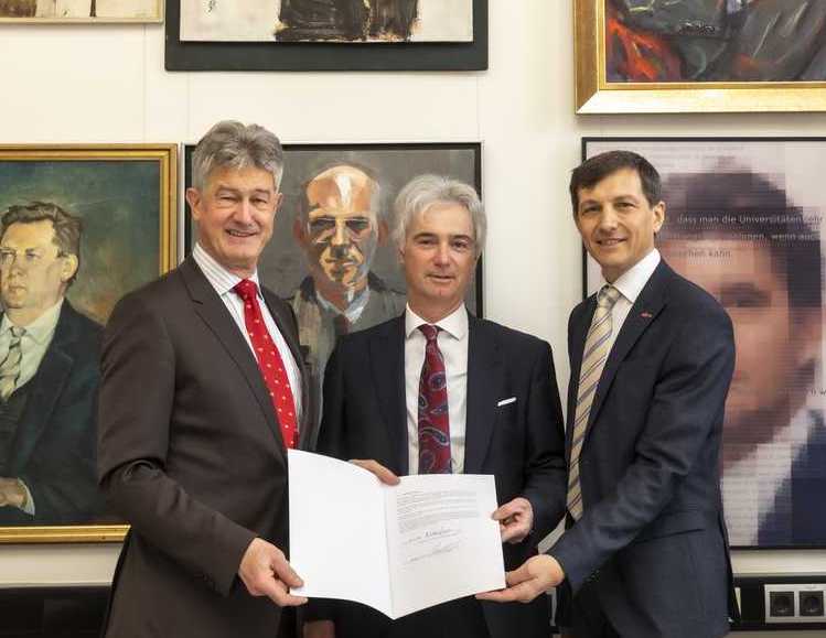 After signing the donation agreement (L-R): Prof. Harald Kainz, rector of TU Graz; Dr. Helmut Kaufmann, chief operating officer, AMAG; Prof. Christof Sommitsch, head of the Institute of Materials Science, Joining and Forming at TU Graz.