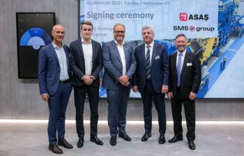 Signing ceremony (L-R): Massimo Marinelli managing director, OMAV; Dr. Tobias Brune, vice president, Non-Ferrous, SMS group; Olaf Stalfort, chief sales officer, Europe, SMS group; Safa Bayar Yavuz, board member, ASAŞ; and Derya Hatiboǧlu, general manager, ASAŞ.