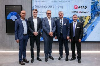 Signing ceremony (L-R): Massimo Marinelli managing director, OMAV; Dr. Tobias Brune, vice president, Non-Ferrous, SMS group; Olaf Stalfort, chief sales officer, Europe, SMS group; Safa Bayar Yavuz, board member, ASAŞ; and Derya Hatiboǧlu, general manager, ASAŞ.