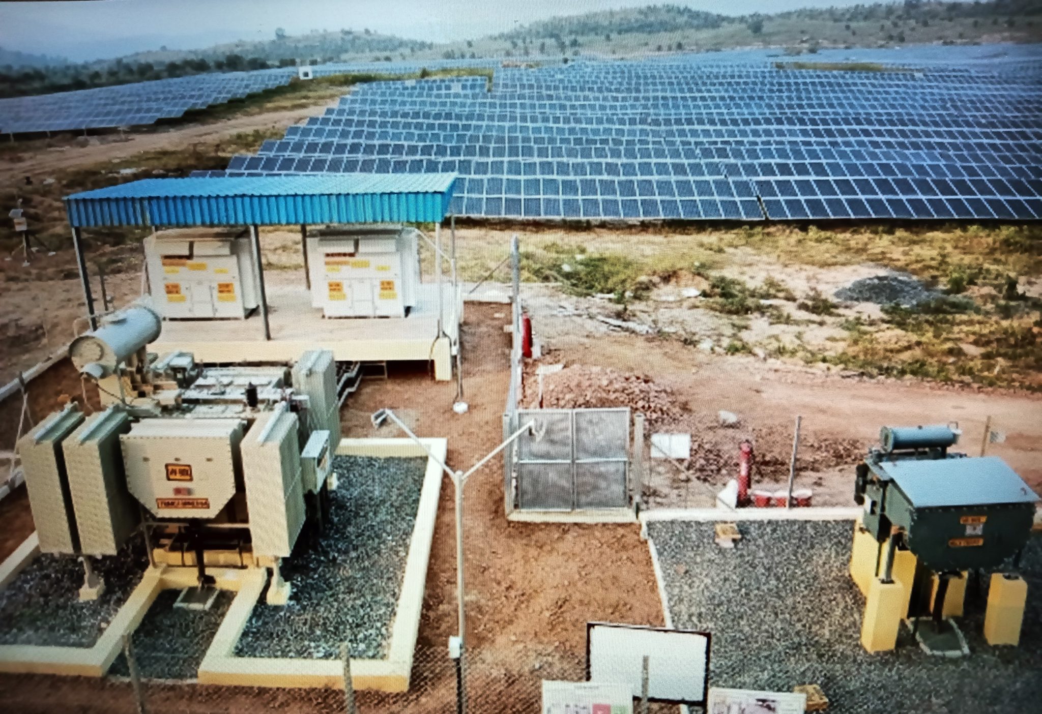 Figure 1. Hindalco’s 25 MW solar plant at its Mahan aluminum smelter. (Source: Hindalco.)