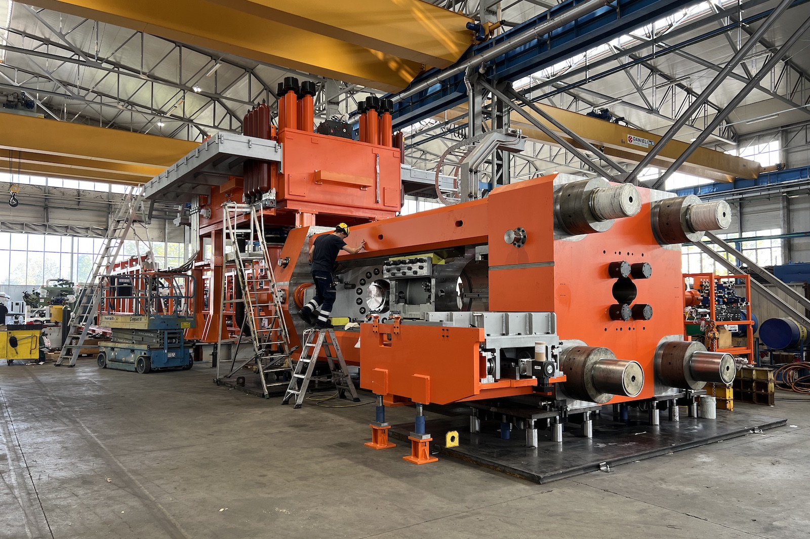 Figure 6. Jimi, the new extrusion press, as it was being constructed at the Danieli Breda plant in Italy.