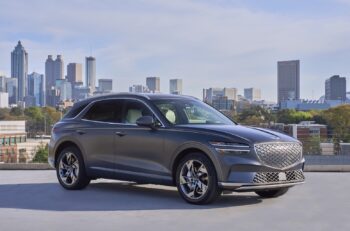 The aluminum version of the GV70 electric vehicle contains 67 fewer parts than the steel version.